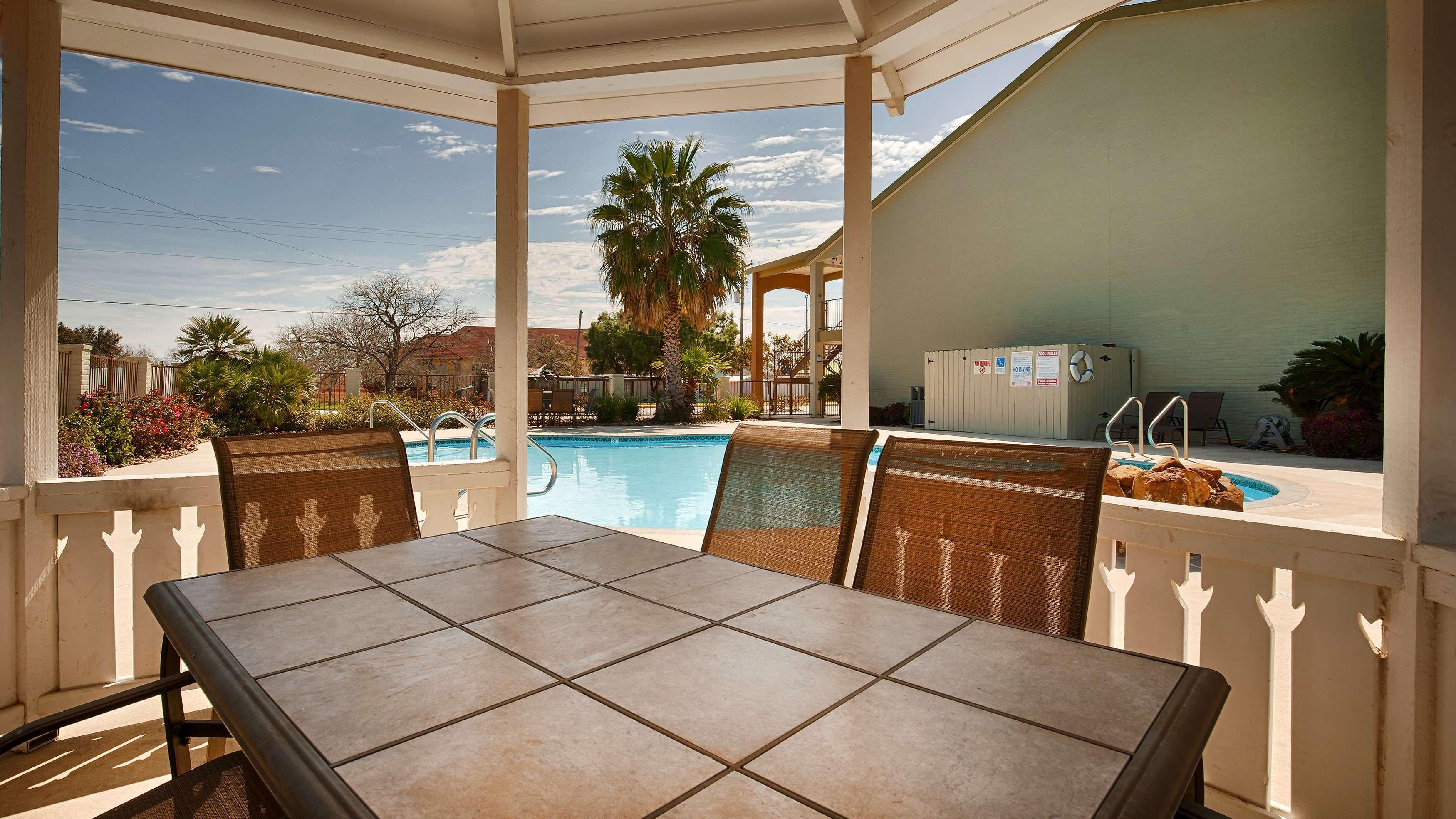 Surestay Hotel By Best Western Floresville Kültér fotó